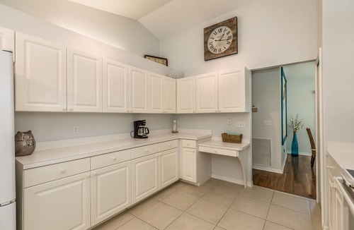 Sebastian Highlands House | Tropical Perfection! 3 BR/2 BA & HEATED POOL! Close to beaches, WiFi