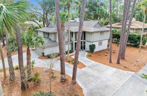 Oceanside House | Tropical Retreat | 600 Feet to Beach | Private Pool & Spa | Designer Decor | 16 Oyster Catcher Road