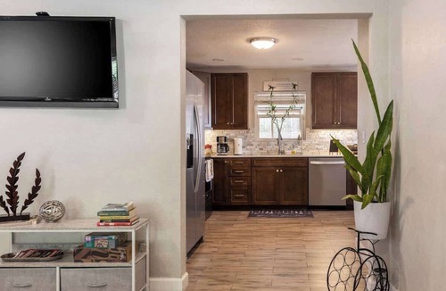 North Andrews Gardens House | Tropical Retreat/Close to Hard Rock and Beach