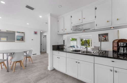 Shore Acres House | True Private Oasis offering Comfort, Charm and Adventure.
