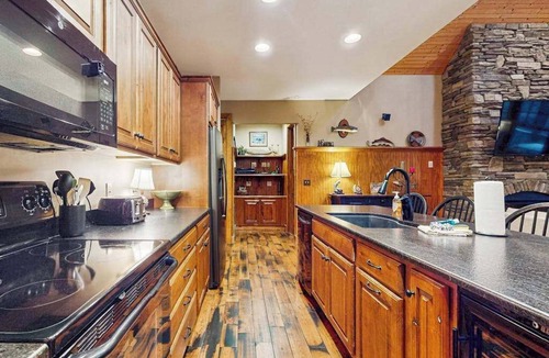 Sylva House | Tuckaway Retreat