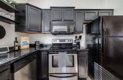 Pooler House | Tupelo Honey - 6 BR, Sleeps 16+