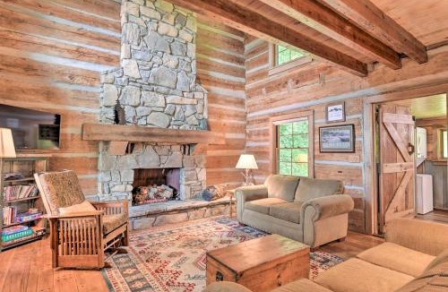 Clyde House | 'Turkey Hollow Cabin' w/Stunning Open Views!
