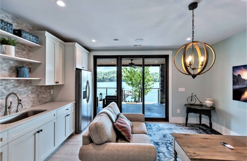 Turtlehead House | Turtlehead - Absolutely Stunning Lake Keowee Waterfront Home