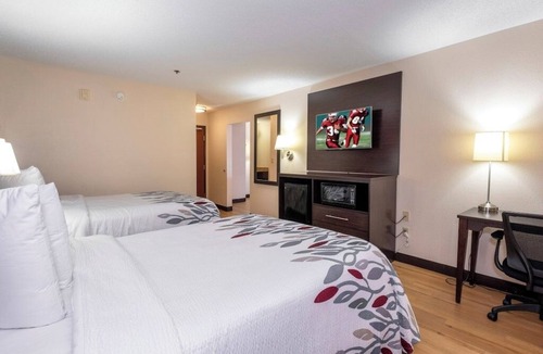 Knoxville Hotel | Two Affordable Rooms for Family-Friendly Fun in Knoxville Adventure Spots