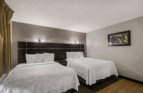 Ashley Oaks Hotel | Two Affordable Rooms Near Knoxville Convention Center – 10 Miles