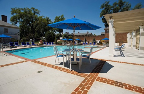 Williamsburg Hotel | Two Tranquil Double Queen Units | Nature Views & Comfort w/Pool & Spa Access