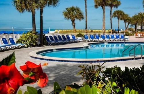 St. Pete Beach Resort | Ultimate Beach Getaway! Unit for 4 Guests! W/ Pool & Hot Tub!
