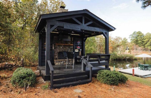 Foxfire House | Ultimate Golf Trip House - Pool & Pickleball