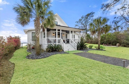 Summerton House | Ultimate Lake Marion Dream Home W/Pool/Swimspa/Pier