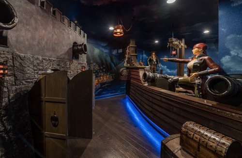 West Kissimmee House | Unique Villa with Pirate Themed Bedroom in Encore