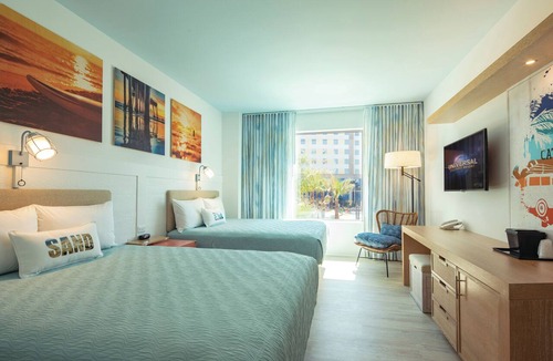 Florida Center Hotel | Universal's Endless Summer Resort - Dockside Inn and Suites