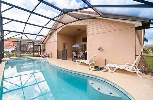 Solana House | Unlock lower rates and empty parks in Orlando. Book your stay today!