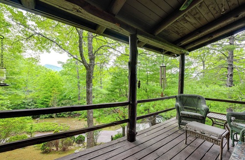 Lake Toxaway Cabin | Unplug! Lake Toxaway Cabin w/Dock Access