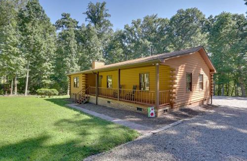 Louisburg House | Unplug & Unwind! Country Cabin in Louisburg