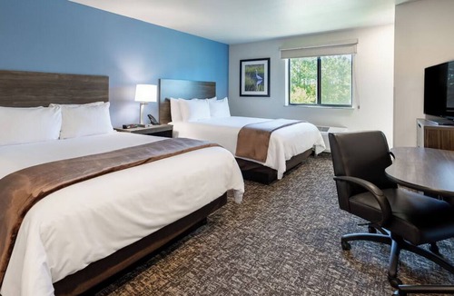 Garner Hotel | Unwind Near White Deer Park Nature Center - Full Kitchen & Pet Friendly!