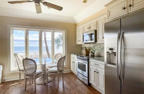 Beach Lagoon Villa | Updated beachside 3-Bdrm Villa w/balcony, just steps to Sea Pines Beach Club