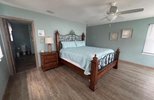 Kahnway Heights House | Updated Home Steps to Daytona Beach