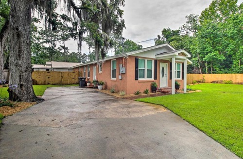 Savannah House | Updated Savannah Hideaway w/Luxury Backyard!