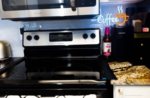 Ortona Park Condo | Upgraded 1BR/1BA condo + beach-view balcony +2 pullout couches in Daytona–Ormond