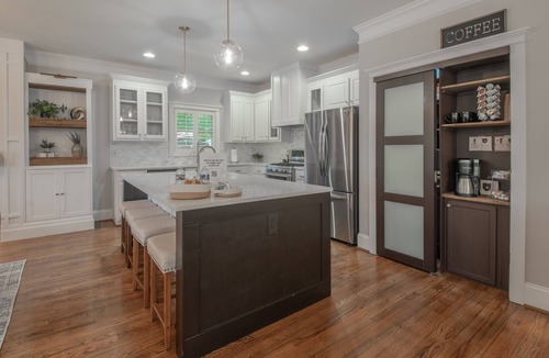 Athens House | Upscale 4BR Walk to Stadium and Downtown