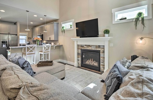 Oakley House | Upscale Asheville Home Near Biltmore Estate