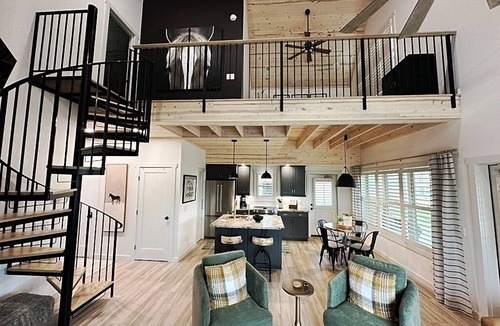 Gainesville Cottage | Upscale Equestrian Farm Cottage with Sauna