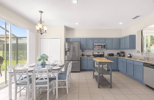 Solana Cottage | Upstay Spacious Home w Private Pool & Hot Tub