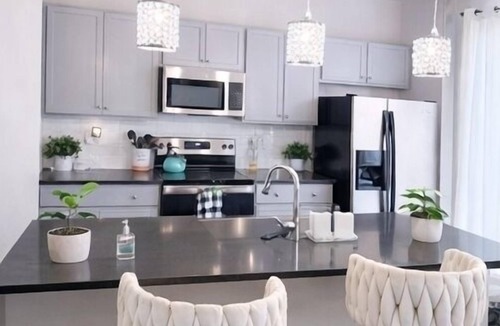 Charlotte House | Uptown Luxury 3BR & 3A BA Townhome Near Uptown Charlotte, BOA Stadium & NASCAR