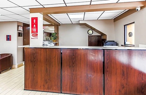Savannah Hotel | Econo Lodge Midtown