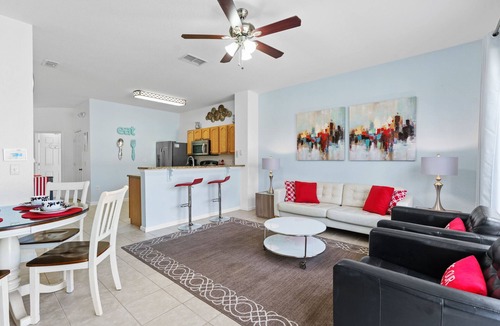 Windsor Hills House | Vacation in the Sun! Spacious 3 Bedroom, 6 minutes from Disney World!