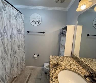 Valdosta House | Valdosta 3BR 5 Beds Near VSU, SGMC & Moody