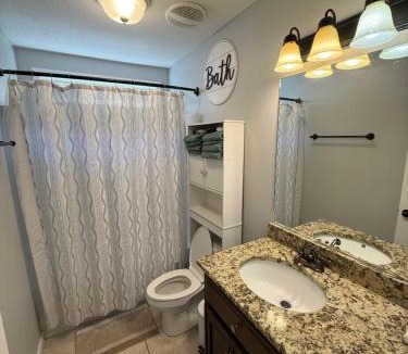 Valdosta House | Valdosta 3BR 5 Beds Near VSU, SGMC & Moody