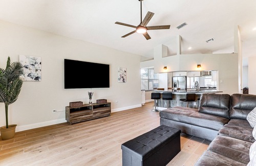 Valrico House | Valrico Home w/Yard ~ 14 Mi to Downtown Tampa