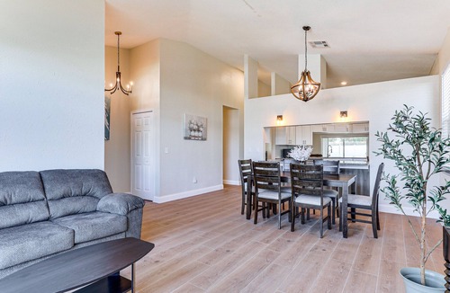 Valrico House | Valrico Home w/Yard ~ 14 Mi to Downtown Tampa