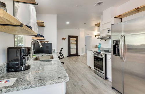 Valrico House | Valrico Retreat w/Fire Pit ~ 18 Mi to Tampa!