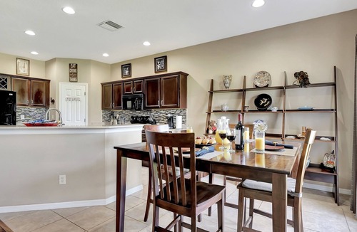 Valrico House | Valrico's Hidden Gem: A Stunning 3-Bedroom Oasis Awaits!