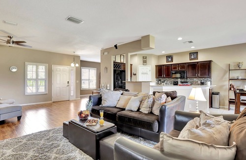 Valrico House | Valrico's Hidden Gem: A Stunning 3-Bedroom Oasis Awaits!