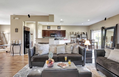 Valrico House | Valrico's Hidden Gem: A Stunning 3-Bedroom Oasis Awaits!