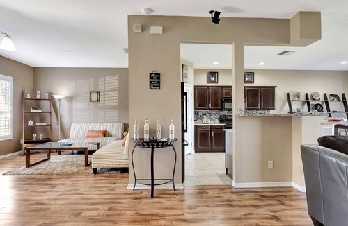 Valrico House | Valrico's Hidden Gem: A Stunning 3-Bedroom Oasis Awaits!