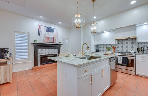 Valrico Villa | Valrico Villa: Pool, Spa, Court & Game Room