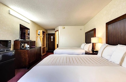 Devils Lake Hotel | Value-Packed Suite near Lake Region Heritage Center | Free Parking & Pool Access