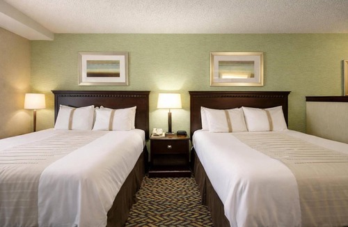 Devils Lake Hotel | Value-Packed Suite near Lake Region Heritage Center | Free Parking & Pool Access