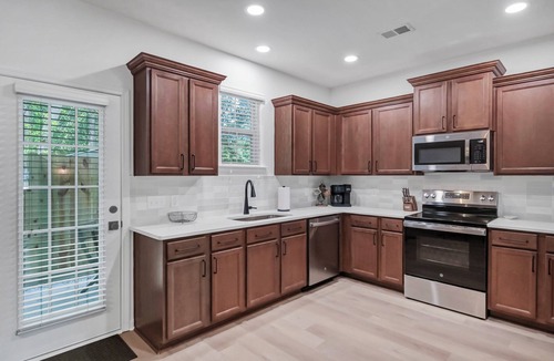 Oak Grove House | Verdant Villa - Monthly Stay - Near USC, Ft Jackson, Lexington, & I-26/I-20/I-77