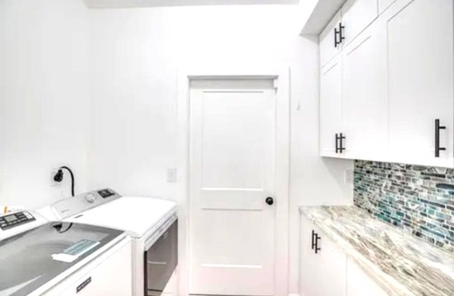 Vero Beach House | Vero Beach Oasis Heated Pool + Hot Tub Tiki Bar Pet-Friendly Near Beach