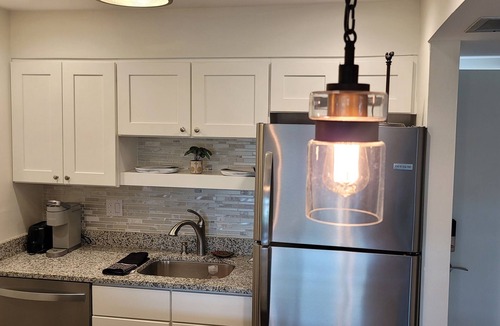 Vero Beach Condo | Vero Isles,Canal View, Boaters Welcomed,April till Dec, Furnished,1/1,Upscale!