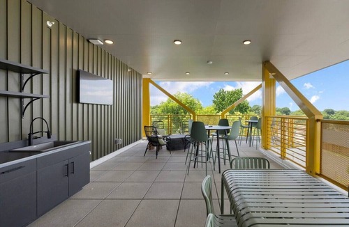 NoDa Apartment | Vibrant 1BR Suite, King Bed, NoDa Area, Free Parking