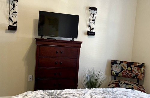 Holly Springs Apartment | Vibrant 2 BR Apt in Holly Springs Near Raleigh, NC