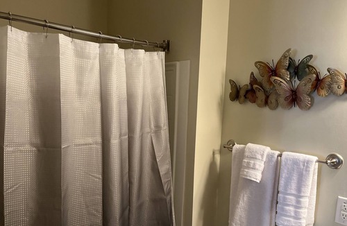 Holly Springs Apartment | Vibrant 2 BR Apt in Holly Springs Near Raleigh, NC