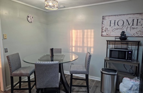 Toombs County House | Vidalia Onion Festival stay—private, upscale, and relaxing retreat